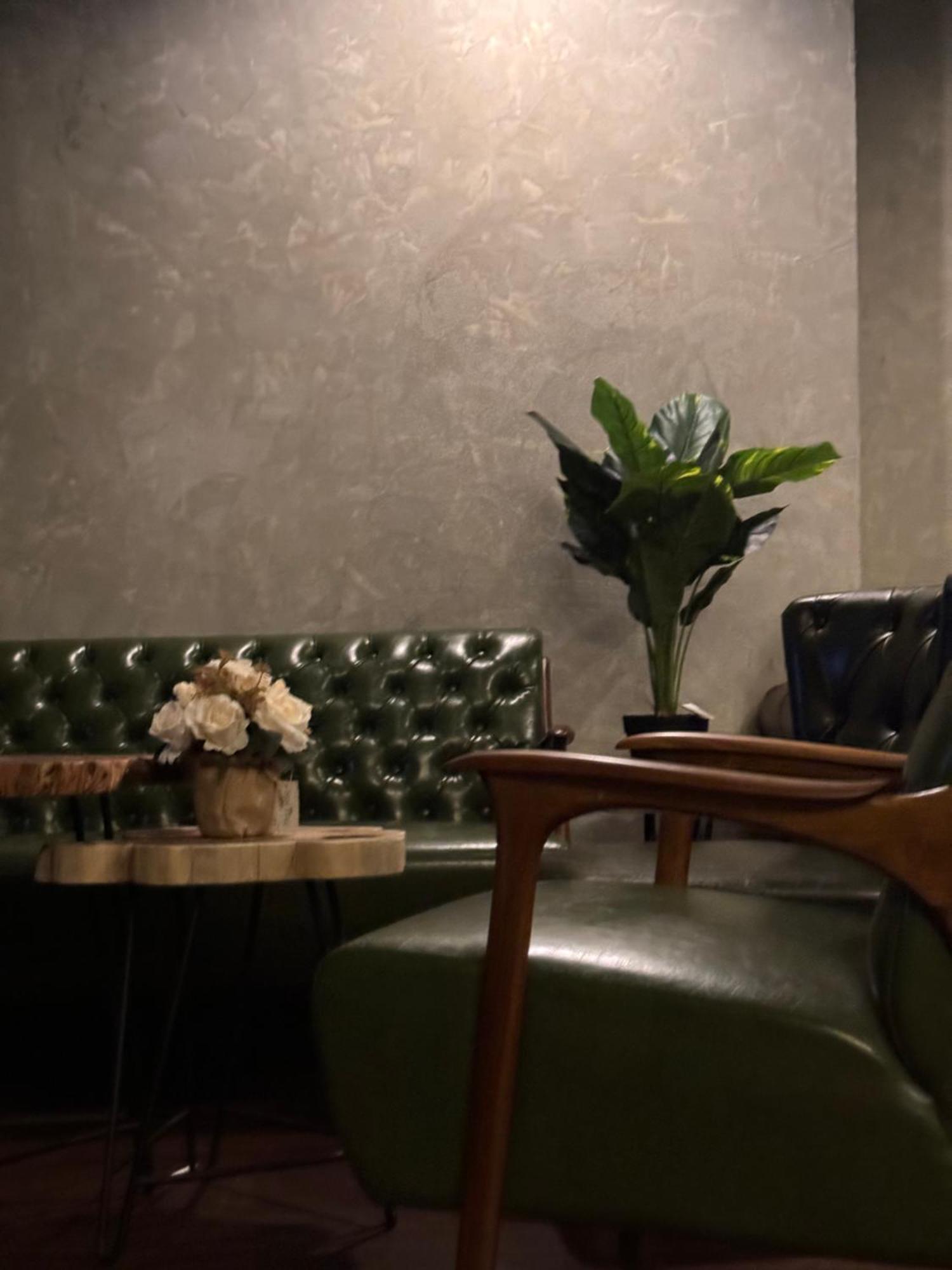 Bud Brew Beyond Dispensary And Hotel Bangkok Ngoại thất bức ảnh