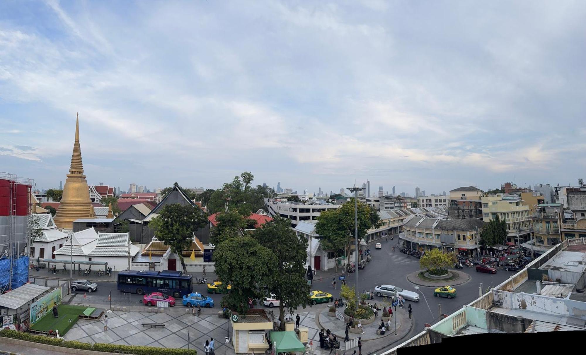 Bud Brew Beyond Dispensary And Hotel Bangkok Ngoại thất bức ảnh