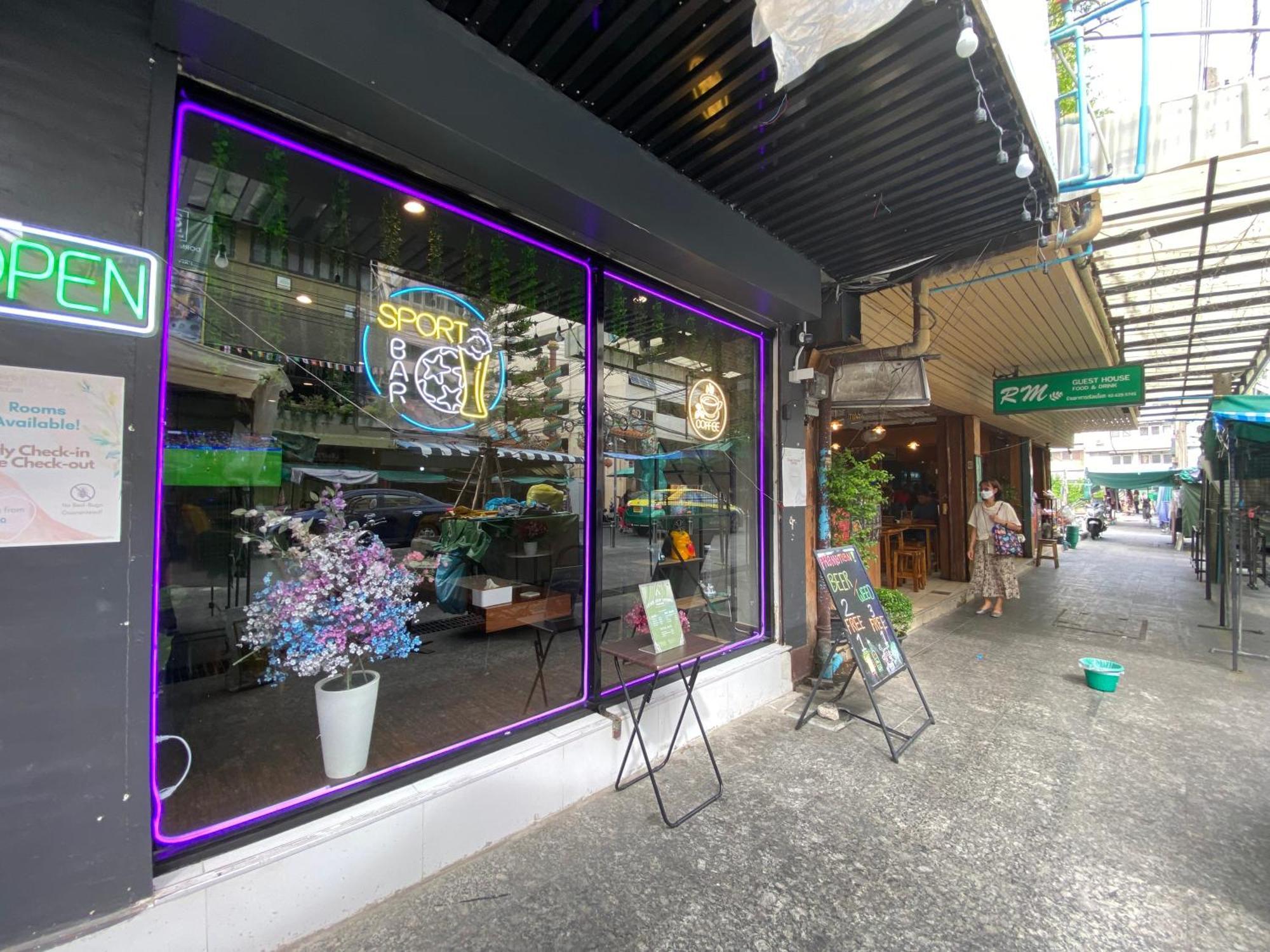 Bud Brew Beyond Dispensary And Hotel Bangkok Ngoại thất bức ảnh