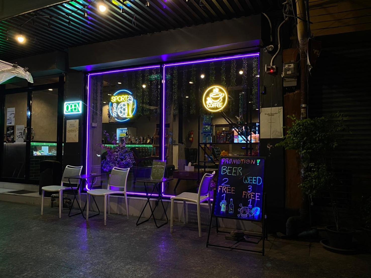 Bud Brew Beyond Dispensary And Hotel Bangkok Ngoại thất bức ảnh