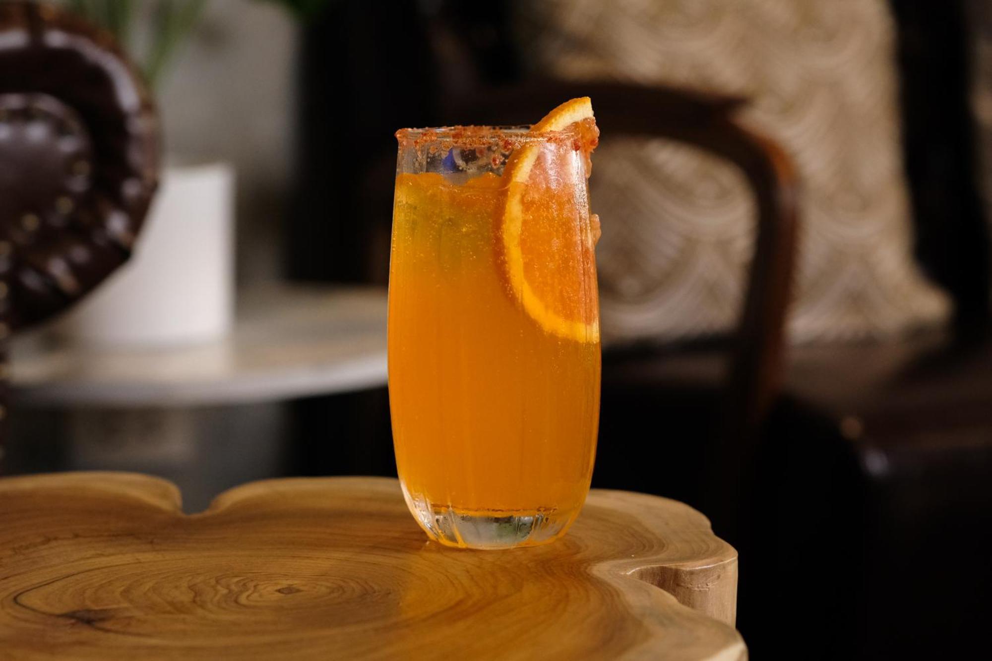 Bud Brew Beyond Dispensary And Hotel Bangkok Ngoại thất bức ảnh