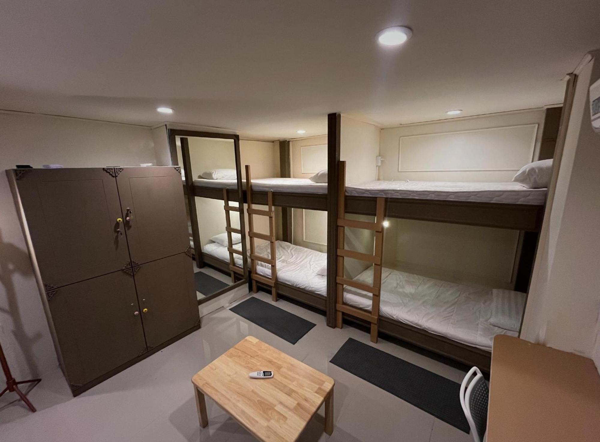 Bud Brew Beyond Dispensary And Hotel Bangkok Ngoại thất bức ảnh